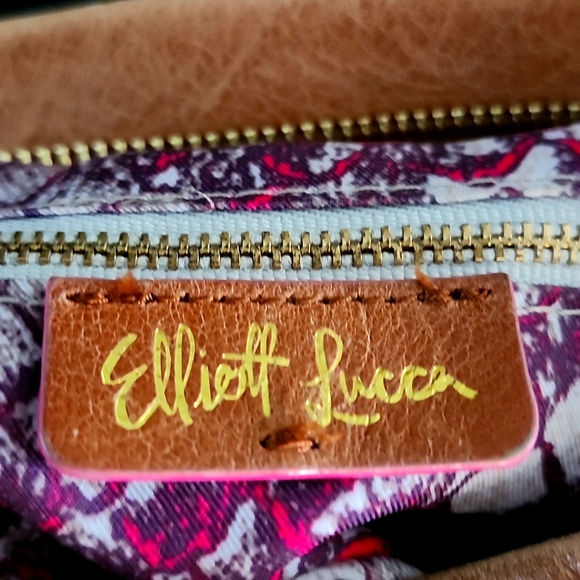 Elliott Lucca Distressed Bag - Picture 2 of 7